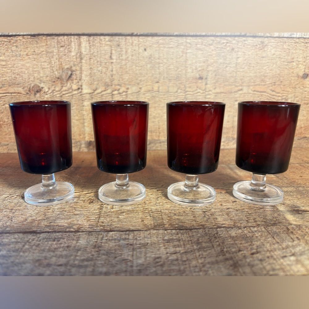 4 Vintage Ruby Red LUMINARC FRANCE Arcoroc Clear footed 3.75” Cordial glasses